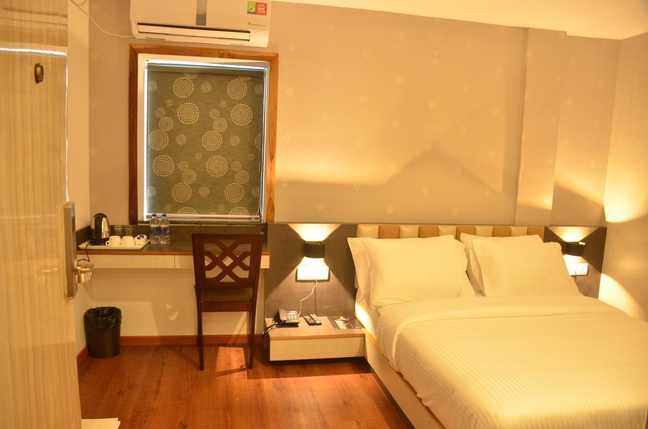 Hotel Aura Шилонг Екстериор снимка