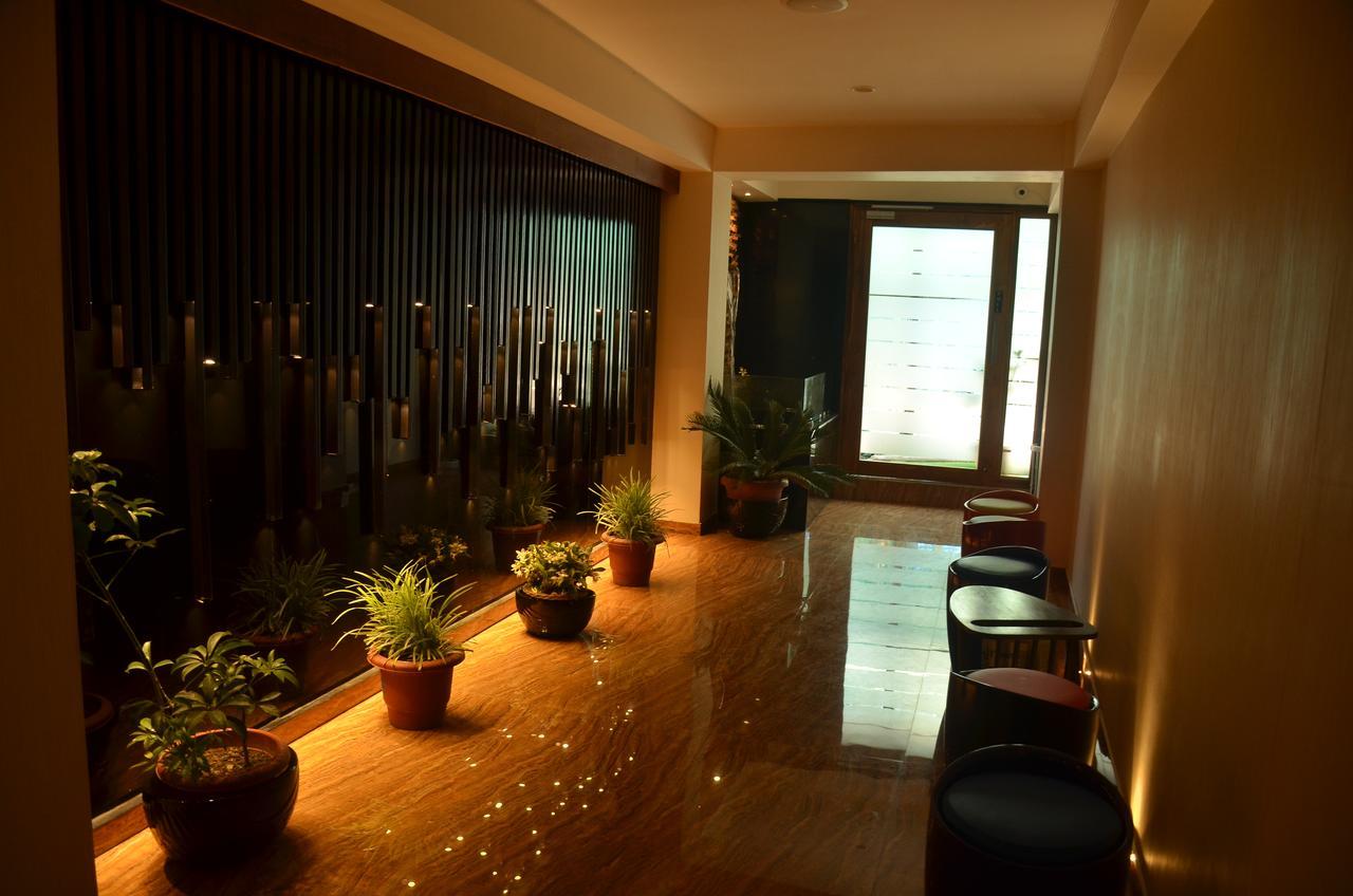 Hotel Aura Шилонг Екстериор снимка