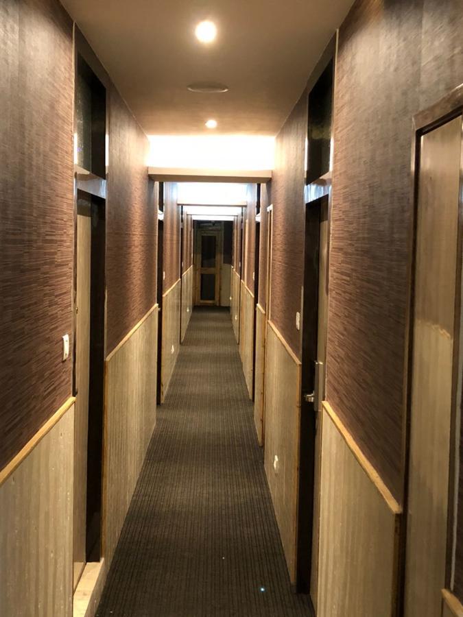 Hotel Aura Шилонг Екстериор снимка